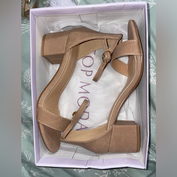TOP Moda Shoes - Tan heels!
